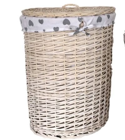 Set 2 cestos en mimbre blanca y tela corazones(45x45x56cm)