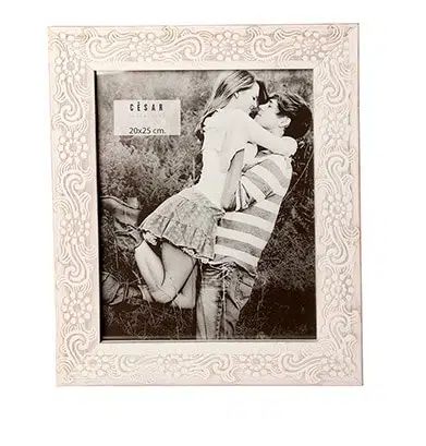 Portafotos madera natural grabada flor (20x25cm)