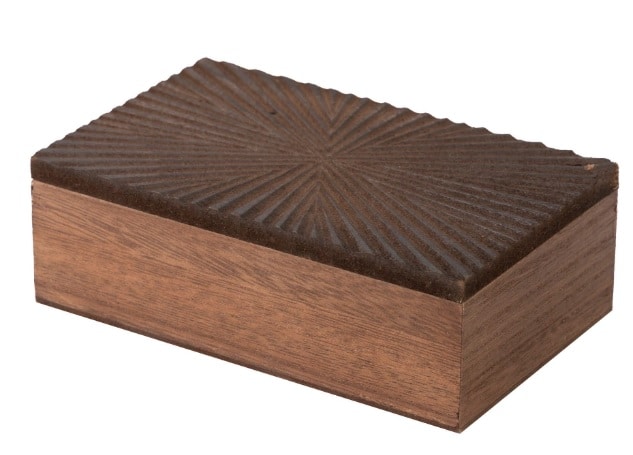 caja rectangular madera acabado nogal envejecido tapa tallada