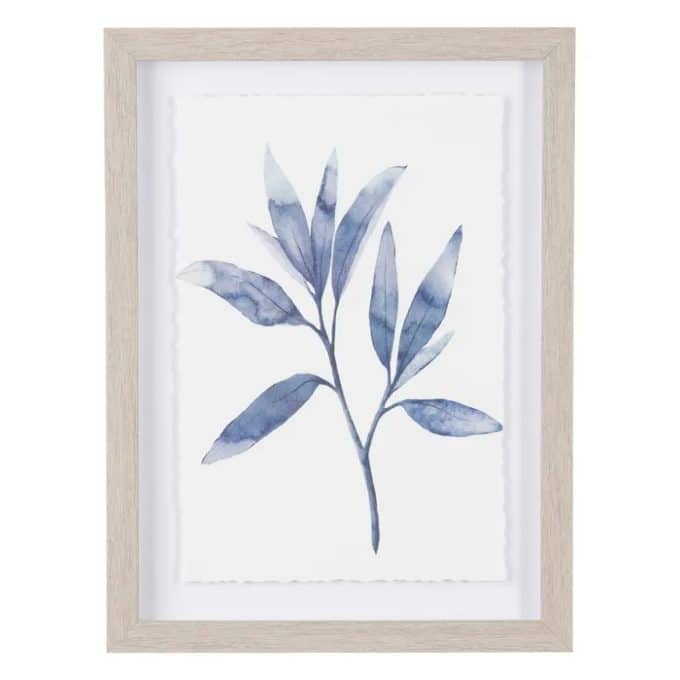 cuadro hojas azules sobre fondo blanco estilo botánico