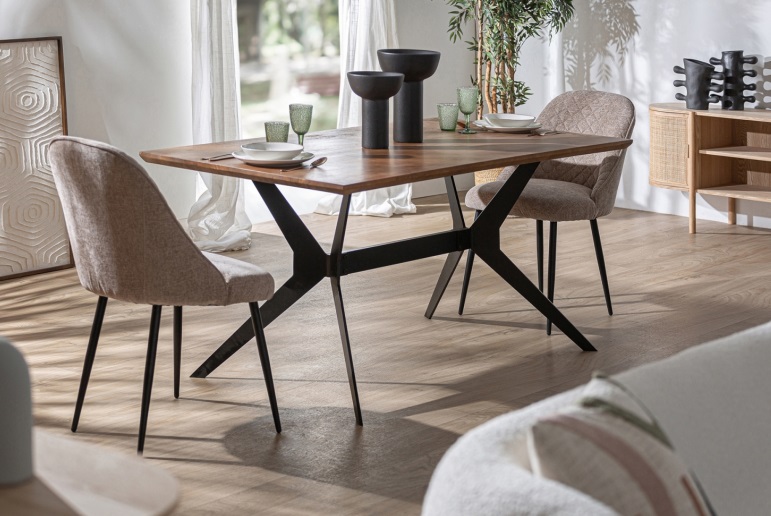 mesa de comedor rectangular en mango natural y patas de hierro negro 160 cm