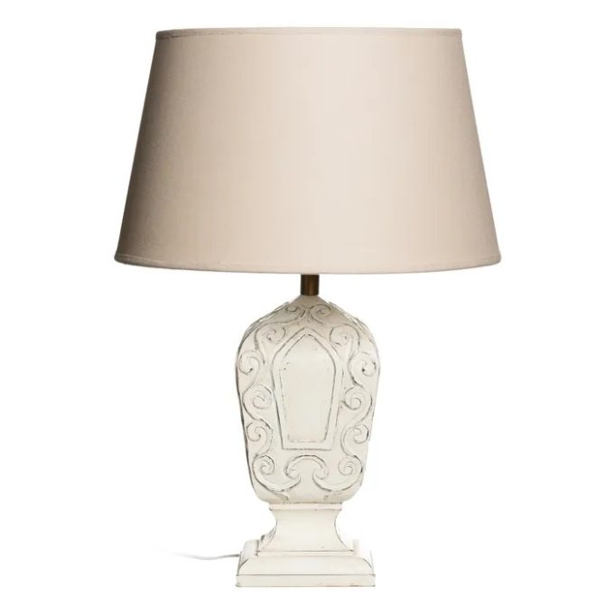 lámpara mesa base resina grabada blanca decapada tulipa lino beige