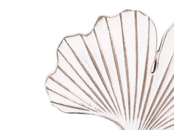 Figura Hoja Madera Ginko Tallada Blanca (21x7x29 cm)