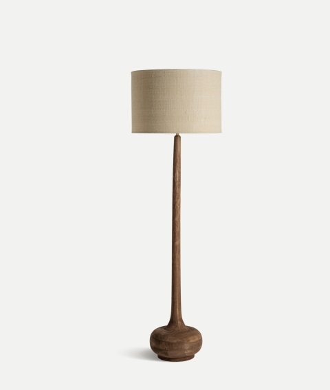 lámpara de suelo con la base en madera y tulipa de lino beige