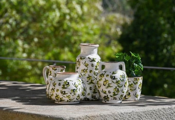 Jarrón en Gres con Ramos de Olivo, Estilo Mediterráneo (13dx35 cm)