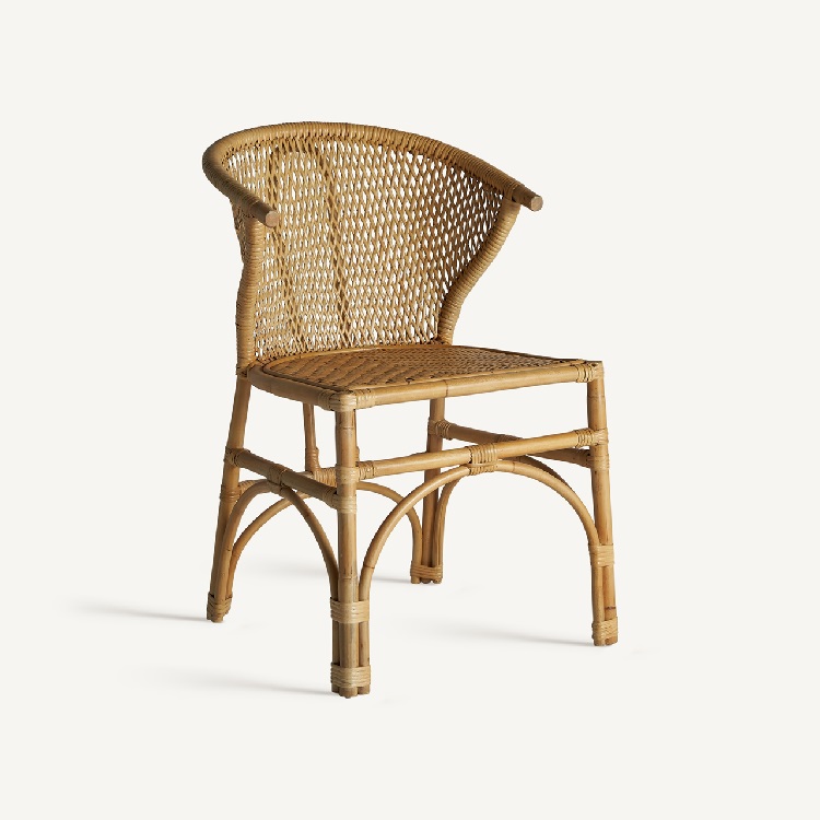 silla de bambú natural y respaldo cuevo de rejilla trenzada