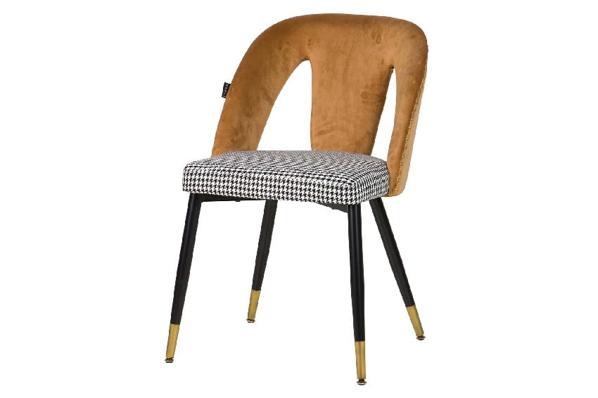 silla en terciopelo ocre combinado con asiento en vichy de estilo art decó