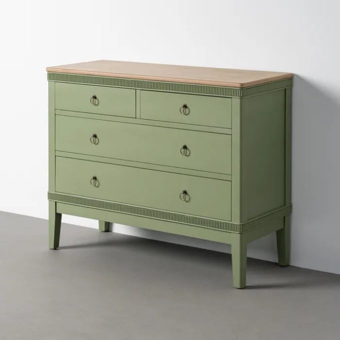 cómoda en madera de abeto color verde hy natural de cuatro cajones y estilo clásico