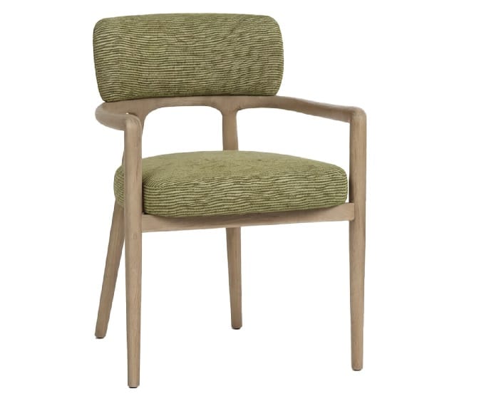 silla con apoyab razos en madera de fresno y asiento tapizados en tejido verde de estilo nórdico